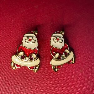 Women’s Christmas 🤶 Festive Santa Claus 🎅🏻 Earrings in Red white and Gold